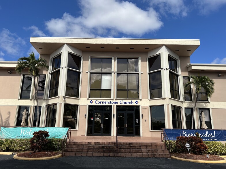 5400 SW 122nd Ave, Miami, FL à louer - Photo principale - Image 1 de 23