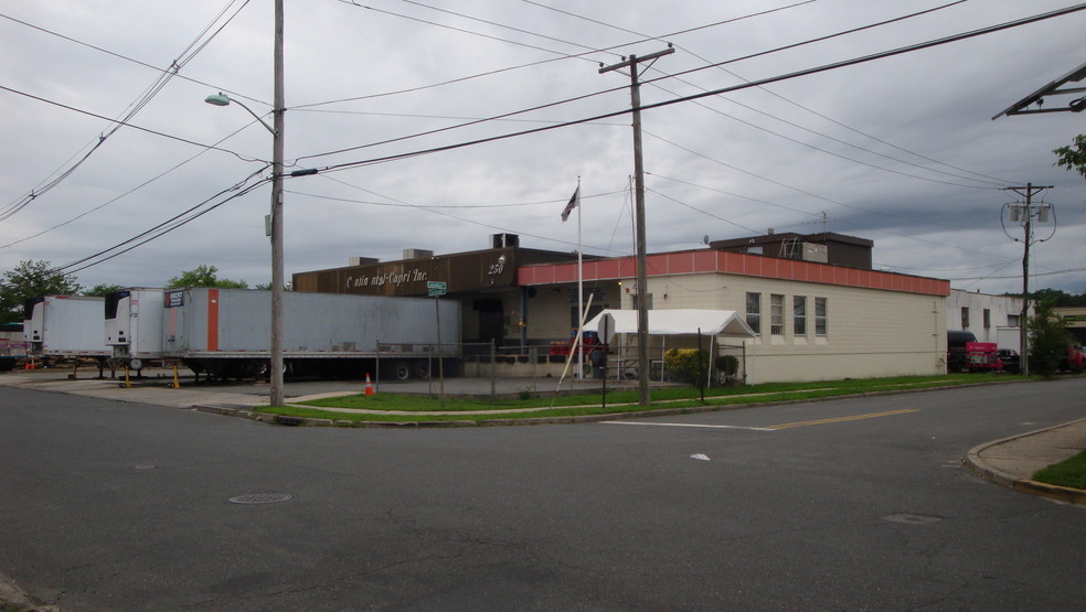 250 Jackson St, Englewood, NJ for sale - Primary Photo - Image 1 of 11
