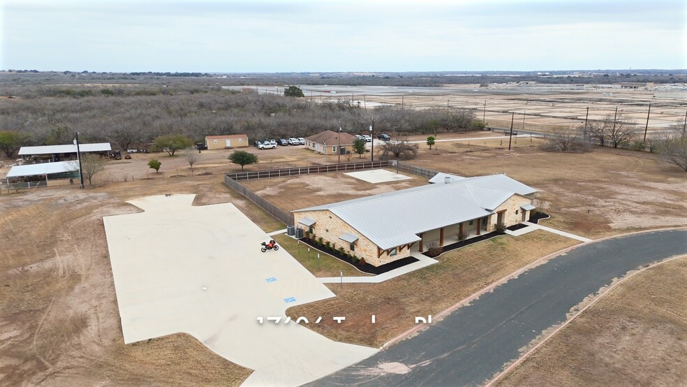 17602-17606 Tucker Pl, San Antonio, TX for sale - Commercial Listing Video - Image 2 of 27
