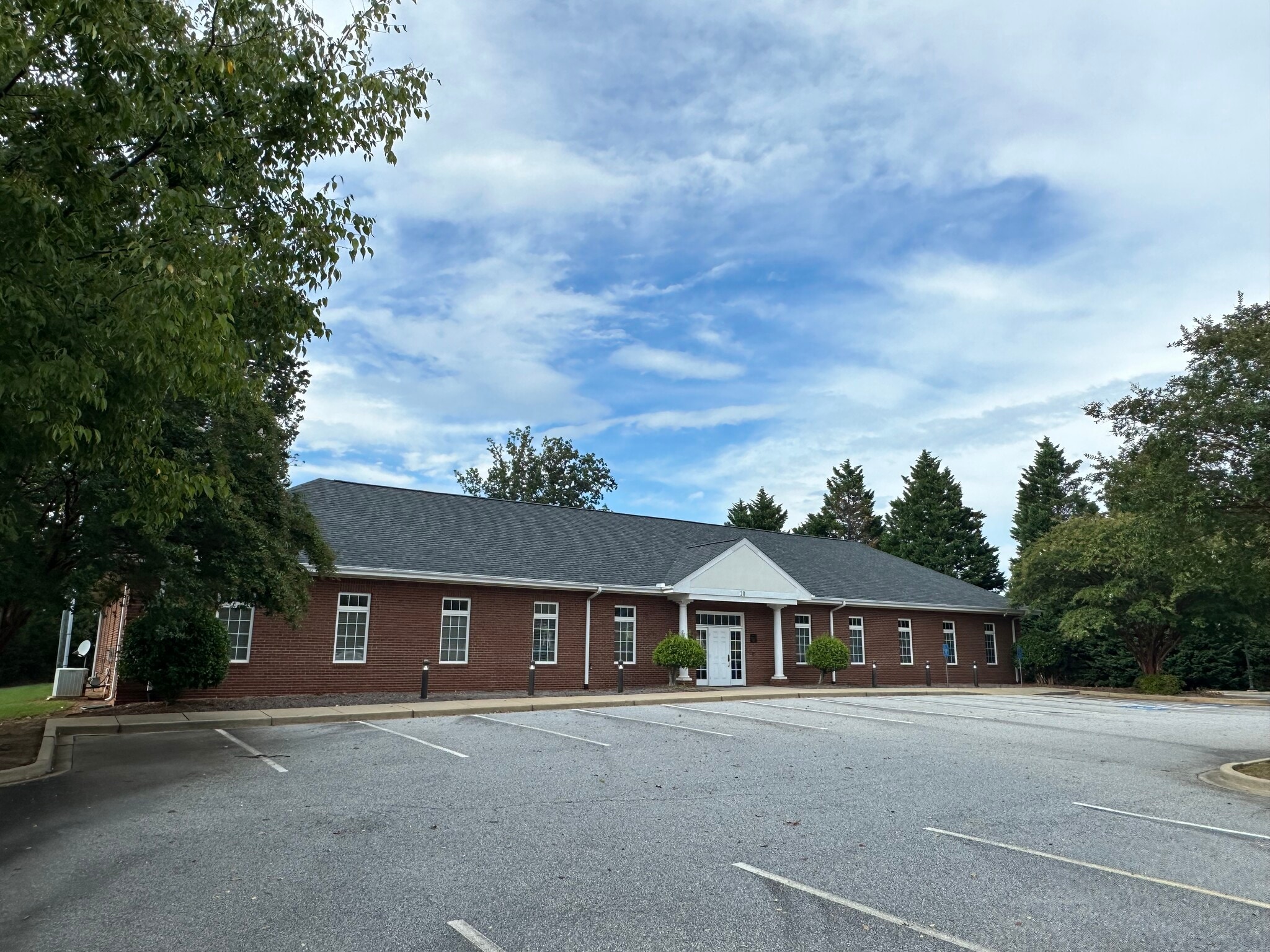 20 Roper Corners Cir, Greenville, SC à louer Photo du bâtiment- Image 1 de 3