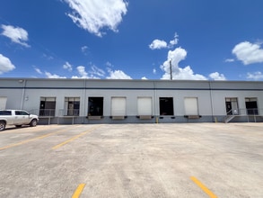 5810-5922 Business Park, San Antonio, TX for lease Interior Photo- Image 2 of 13
