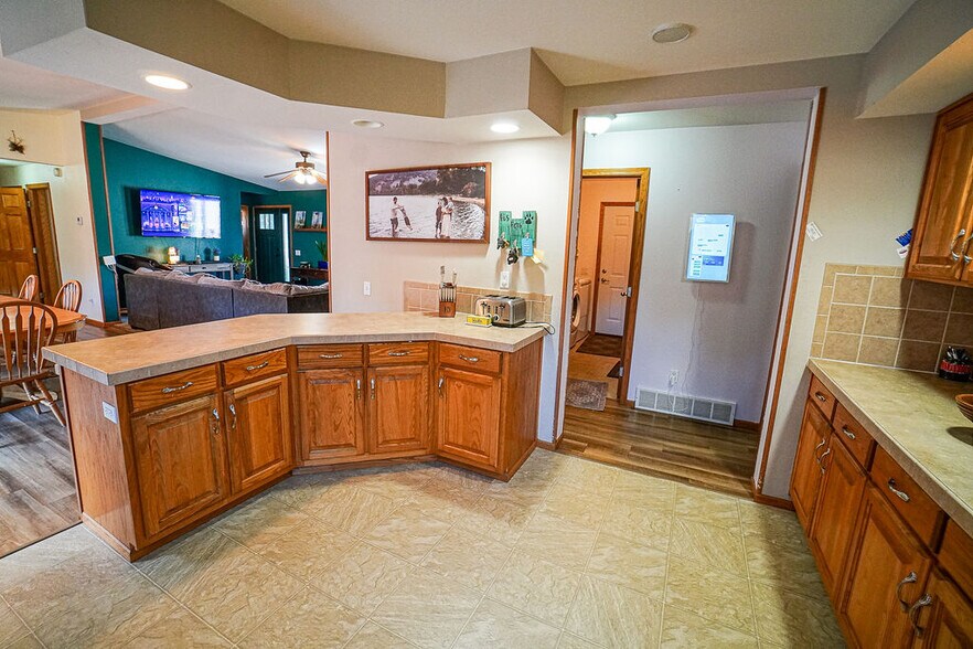 E8359 County Road H, Wisconsin Dells, WI à vendre - Photo du bâtiment - Image 3 de 35