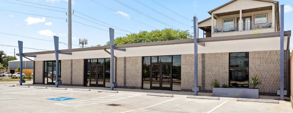 1303 N Durham Dr, Houston, TX for lease - Building Photo - Image 3 of 5