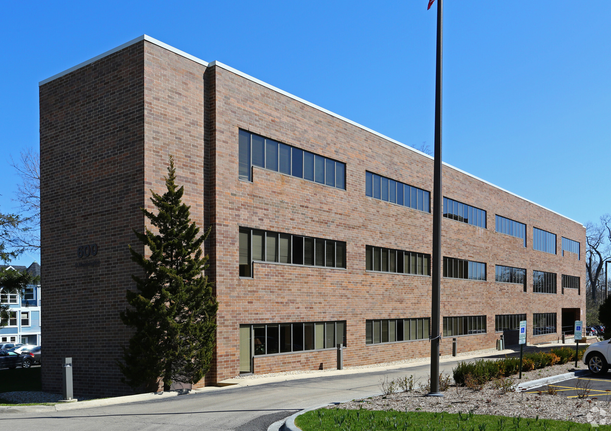 608 S Washington St, Naperville, IL for lease Building Photo- Image 1 of 2