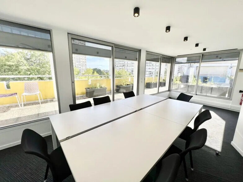 Bureau dans Puteaux à louer - Photo du bâtiment - Image 3 de 7