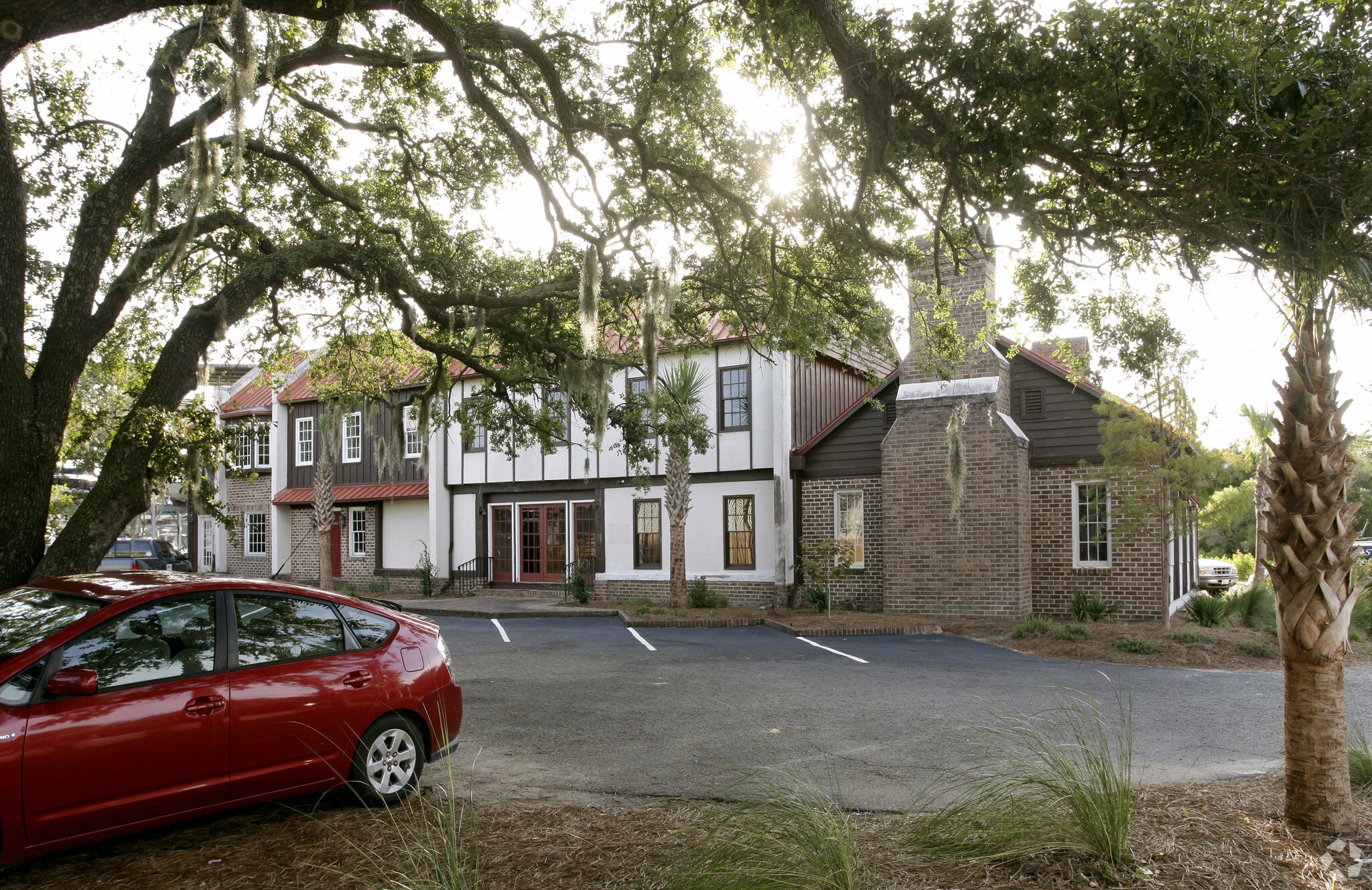 510 Mill St, Mount Pleasant, SC for lease Primary Photo- Image 1 of 13