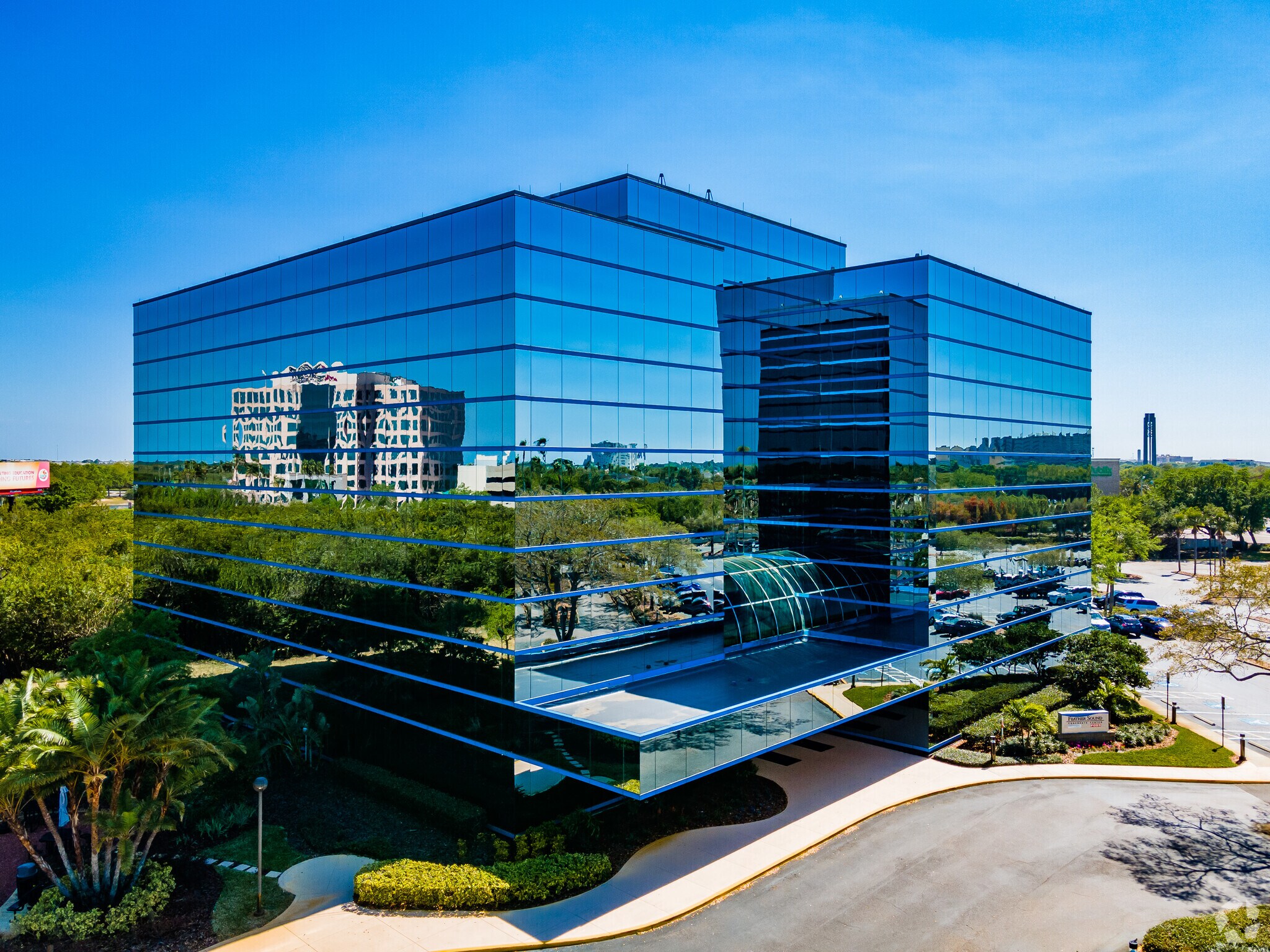 13535 Feather Sound Dr, Clearwater, FL à louer Photo du bâtiment- Image 1 de 10