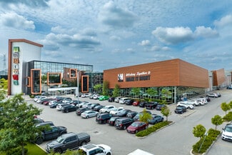 Plus de détails pour 7250 Keele St, Vaughan, ON - Commerce de détail à louer