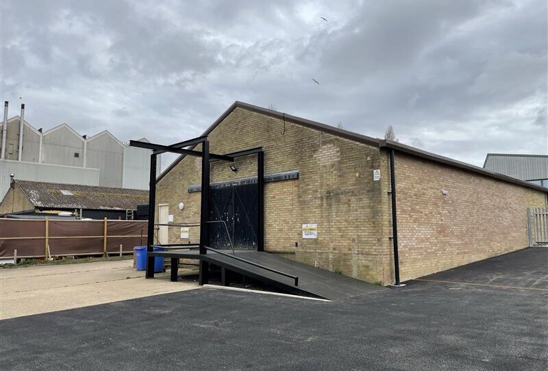 57 Eastern Way, Bury St Edmunds for lease - Building Photo - Image 2 of 3