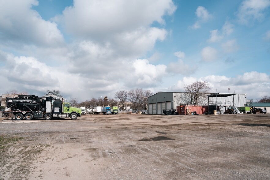 200 Eastport Blvd, Hamilton, ON à louer - Photo du bâtiment - Image 3 de 34