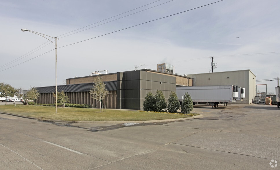 730 N Great Southwest Pky, Arlington, TX for sale - Building Photo - Image 2 of 8