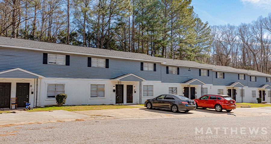 4053 Log Cabin Dr, Macon-Bibb, GA for sale - Building Photo - Image 2 of 14