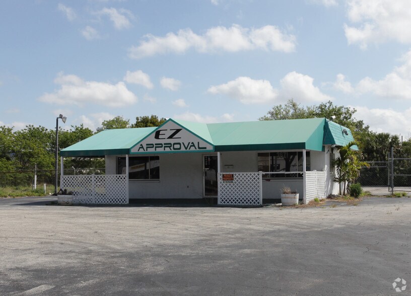 3671 Fowler St, Fort Myers, FL à vendre - Photo du bâtiment - Image 3 de 7