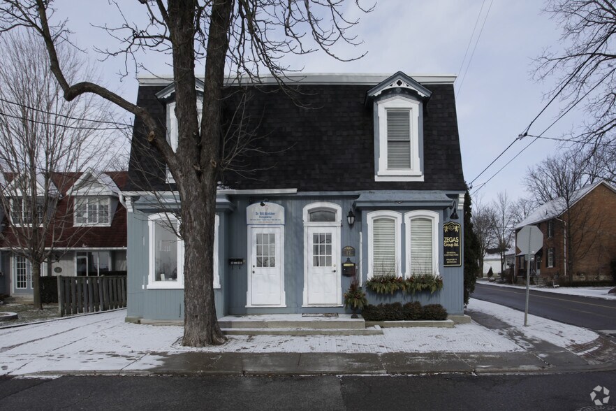 10-12 Centre St, Markham, ON à louer - Photo du bâtiment - Image 2 de 30