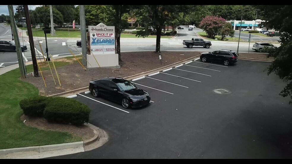 3375 Holcomb Bridge Rd, Norcross, GA à louer - Vidéo sur l’inscription commerciale - Image 2 de 9
