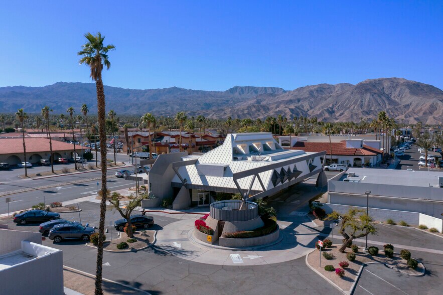 74010 El Paseo, Palm Desert, CA à vendre - Photo du bâtiment - Image 2 de 12