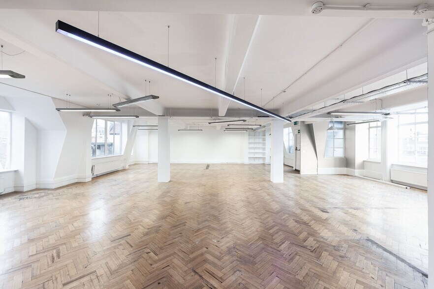 75-77 Margaret St, Londres à louer - Photo du bâtiment - Image 2 de 5