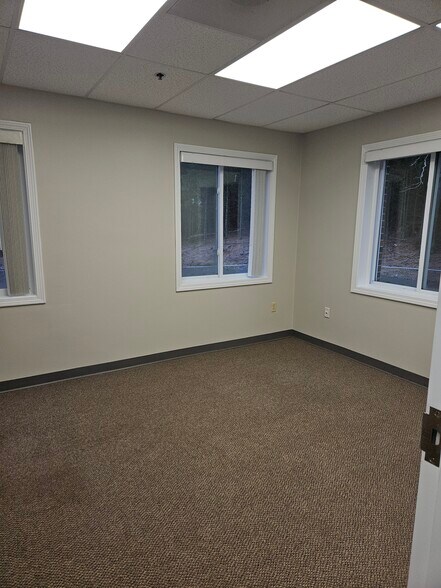 118 Long Pond Rd, Plymouth, MA à louer - Photo du bâtiment - Image 3 de 9