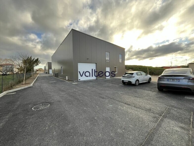 Flex in Labarthe-sur-Lèze for sale - Building Photo - Image 1 of 6