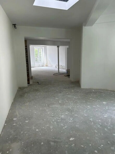 Commerce de détail dans Rueil-Malmaison à louer - Photo intérieure - Image 3 de 3