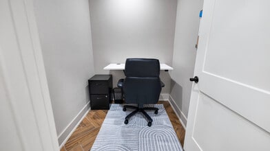 6776 Caroline St, Milton, FL for lease Interior Photo- Image 2 of 2