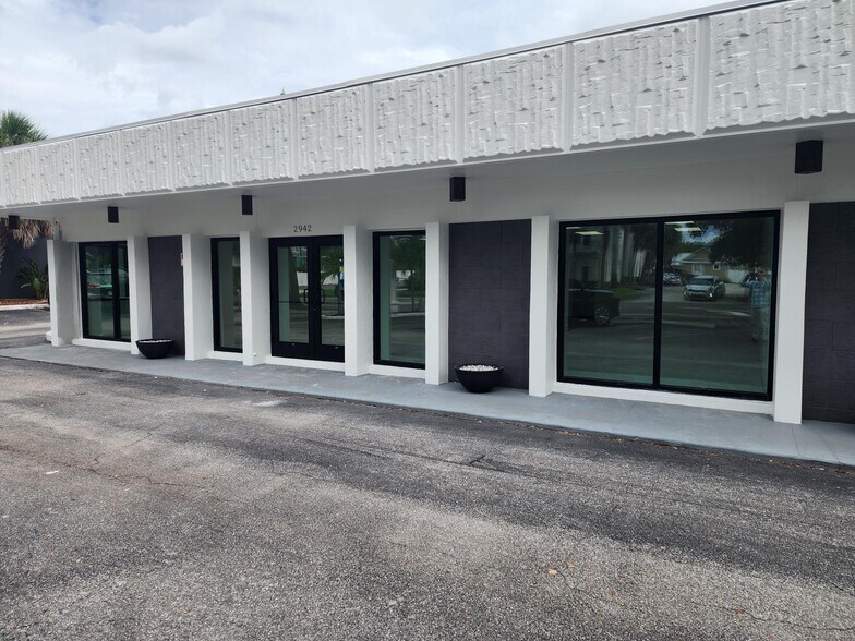 2942-2958 1st Ave N, Saint Petersburg, FL à louer - Photo du bâtiment - Image 3 de 14