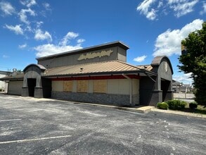 2417 N Memorial Pky, Huntsville, AL à louer Photo du bâtiment- Image 2 de 4