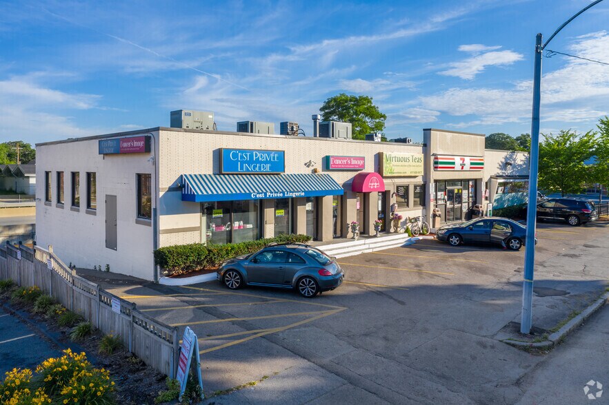 612 Washington St, Newton, MA à louer - Photo du bâtiment - Image 2 de 11