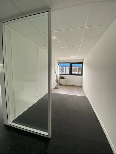 4 Voie Romaine, Canéjan for lease - Interior Photo - Image 2 of 9