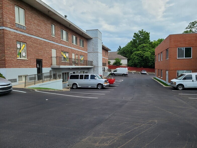 3284 W North Bend Rd, Cincinnati, OH à vendre - Photo du bâtiment - Image 3 de 23