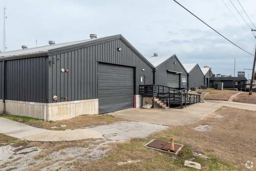 1411 S Goliad St, Rockwall, TX à louer - Photo du bâtiment - Image 1 de 6