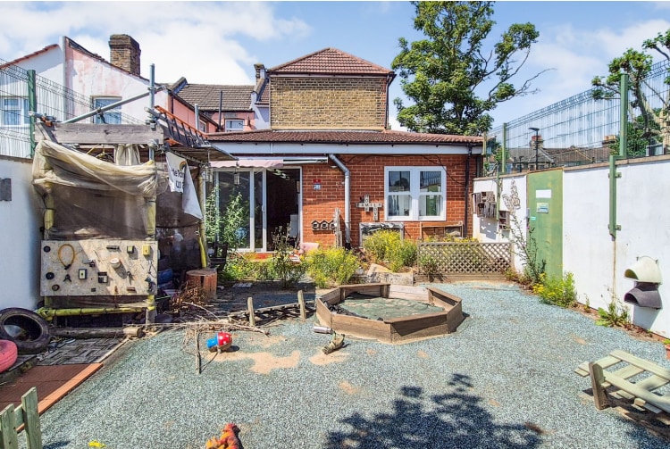 64 Essex Rd, London for sale - Interior Photo - Image 2 of 7