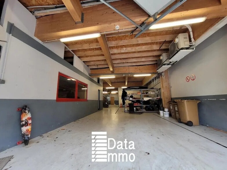 Industrial in Montreuil for sale - Building Photo - Image 3 of 12