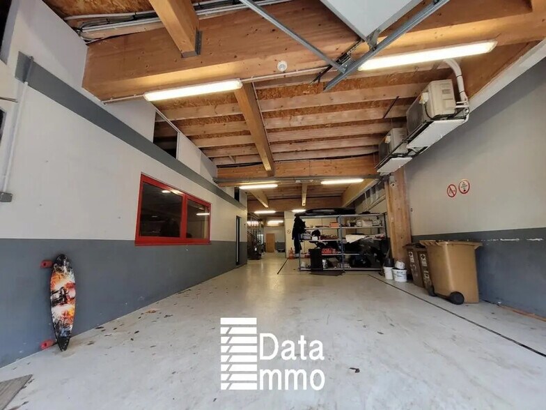 Industriel dans Montreuil à vendre - Photo du bâtiment - Image 3 de 12