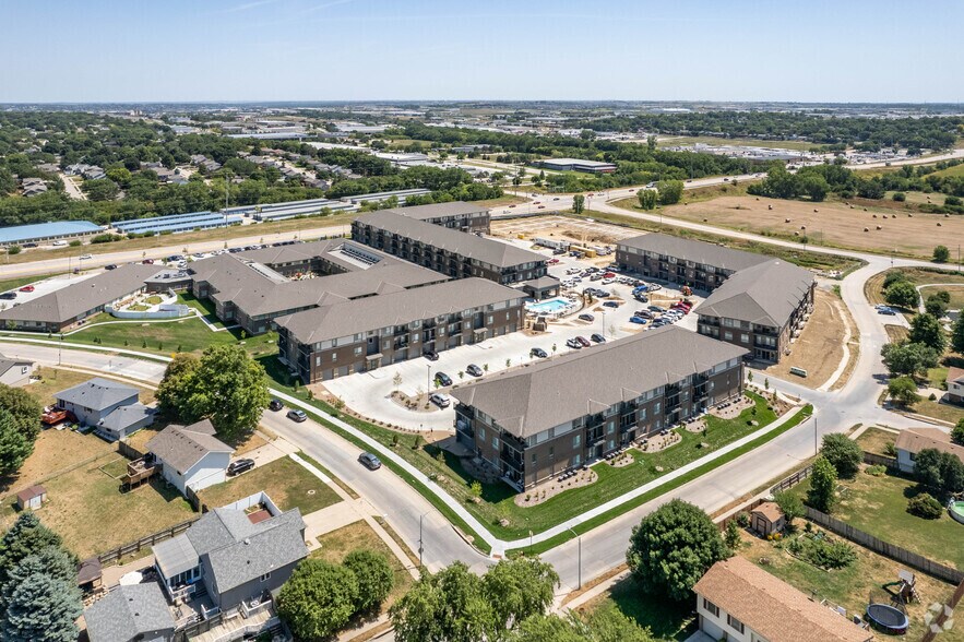 7565 S 146th St, Omaha, NE à louer - Photo du bâtiment - Image 2 de 7