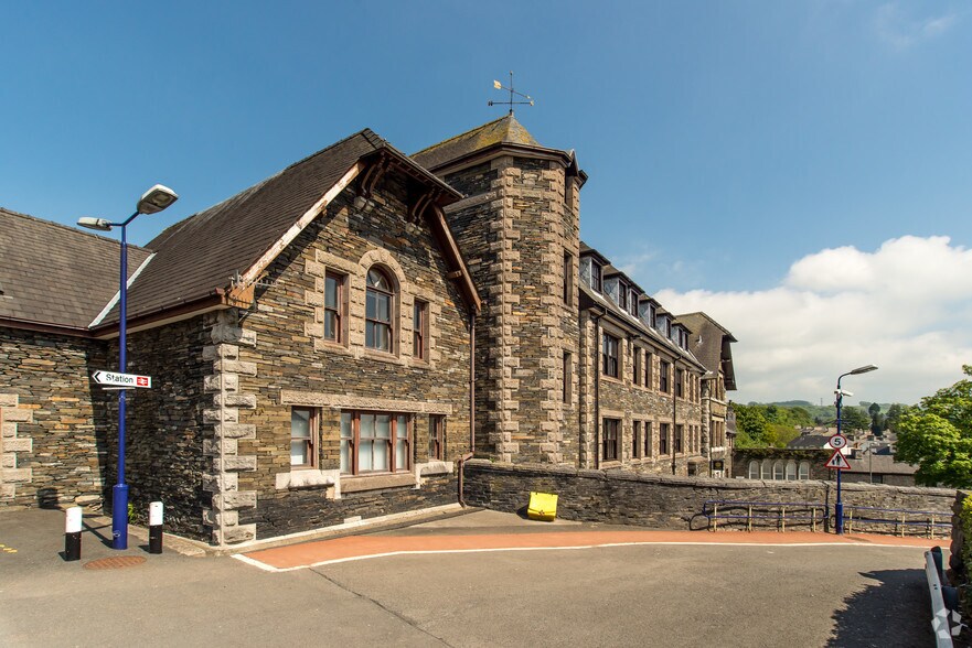 1 Station Rd, Kendal à louer - Photo du bâtiment - Image 2 de 7