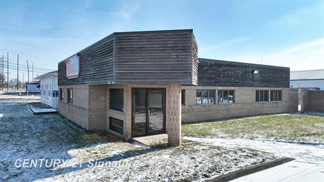 2122 E Hemphill Rd, Burton, MI à vendre - Photo du bâtiment - Image 1 de 36