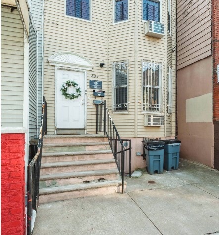298 Arlington Ave, Brooklyn, NY for sale - Building Photo - Image 2 of 4