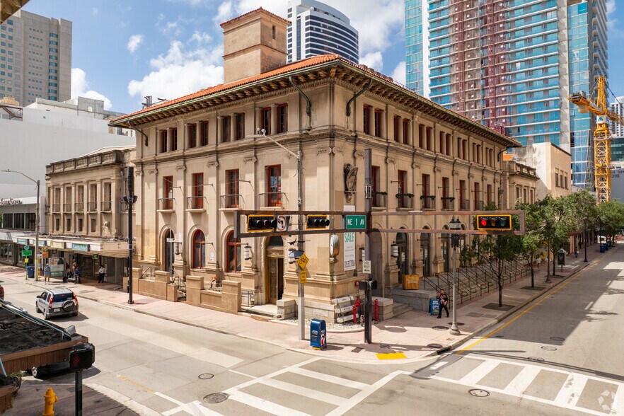 100 NE 1st Ave, Miami, FL à vendre - Photo principale - Image 1 de 7