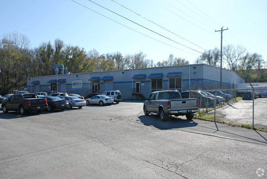 201 Whitsett Rd, Nashville, TN à louer - Photo du bâtiment - Image 2 de 44