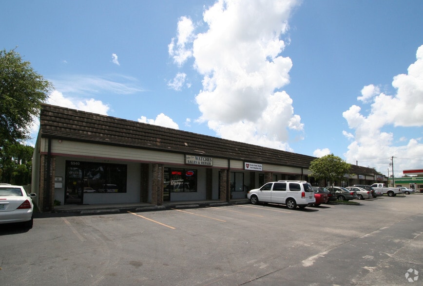 5914-5940 Palmer Blvd, Sarasota, FL à louer - Photo du bâtiment - Image 3 de 5