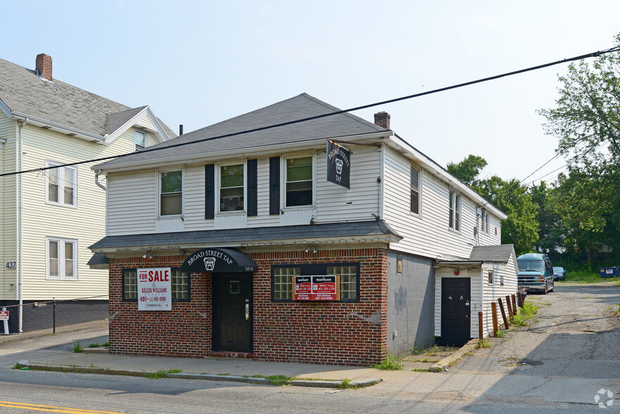 433 Broad St, Cumberland, RI à vendre - Photo principale - Image 1 de 1