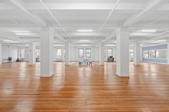 20-28 W 33rd St, New York, NY for lease Interior Photo- Image 2 of 6