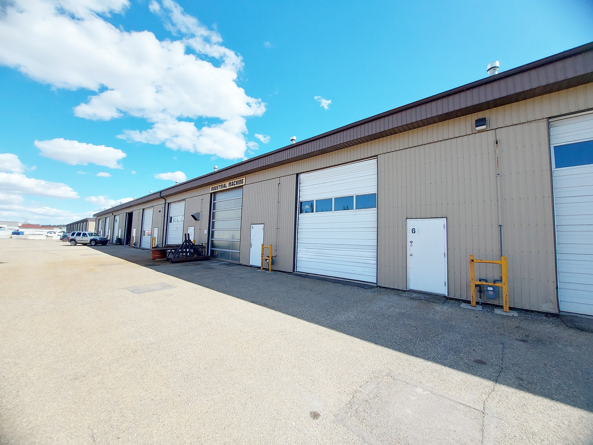 4616 62 St, Red Deer, AB à vendre Photo du bâtiment- Image 1 de 1