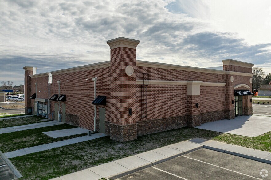 1305 S Church St, Smithfield, VA à vendre - Photo du bâtiment - Image 3 de 6