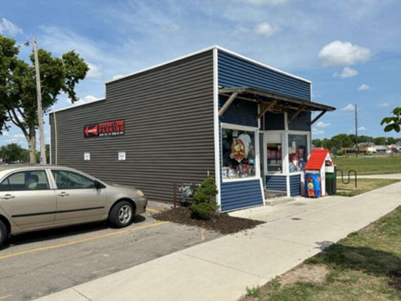 Cedar Rapids Commercial Portfolio portefeuille de 3 propriétés à vendre sur LoopNet.ca - Photo du bâtiment - Image 3 de 4