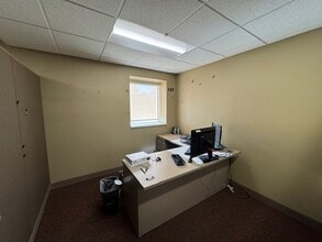 505 7th St, Buffalo, NY for lease Interior Photo- Image 2 of 6