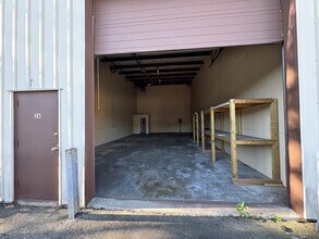 100 Bellows St, Warwick, RI à louer Photo intérieure- Image 2 de 7