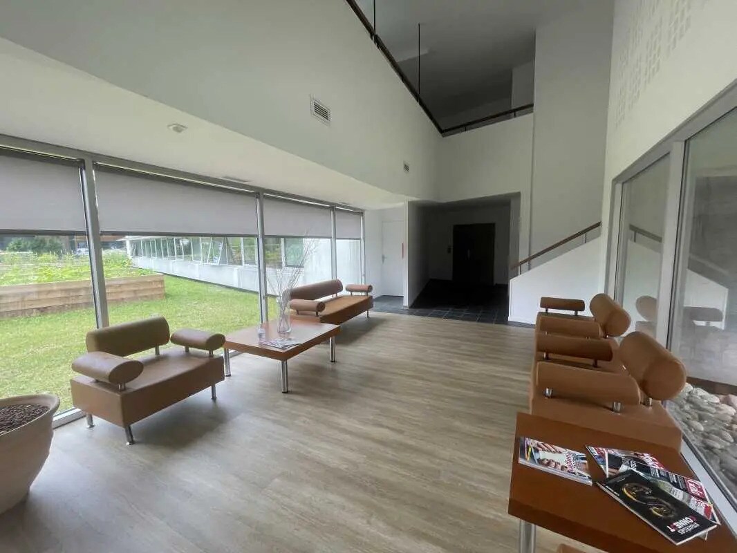 Office in Canéjan for lease Lobby- Image 1 of 8