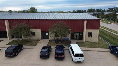 760 Kacena Dr, Hiawatha, IA for lease Interior Photo- Image 1 of 6